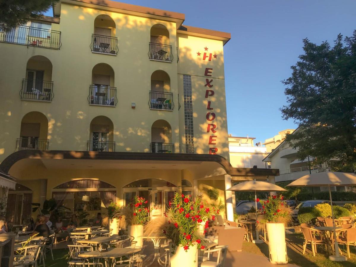 Hotel Explorer Cervia Exteriör bild