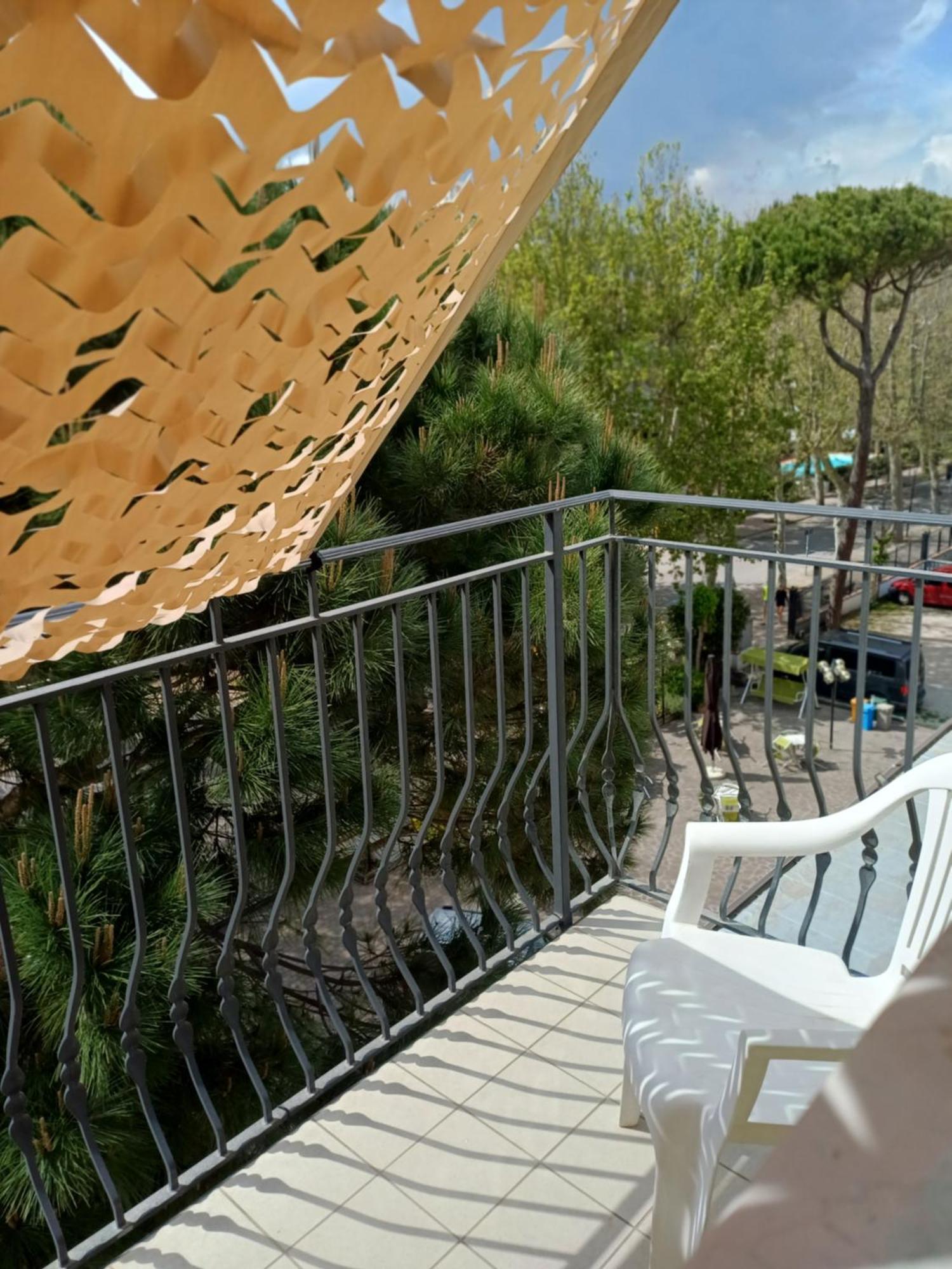 Hotel Explorer Cervia Exteriör bild